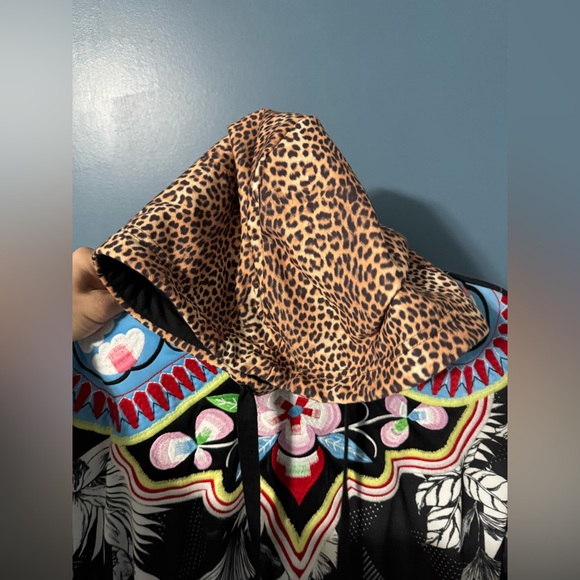 FARM RIO x Adidas Originals. Embroidered floral animal print sweater sz Small. - Picture 9 of 13